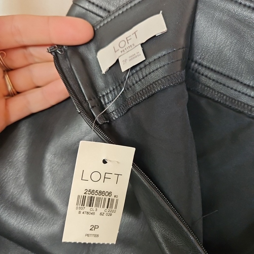 LOFT Ann Taylor Faux Leather Mini Skirt Women's 2P Minimalist Chic Night Out - Picture 5 of 6
